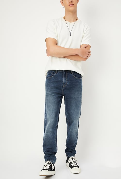 Men Carrot Fit Washed Jeans