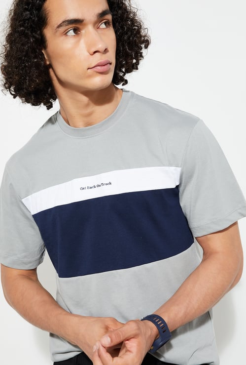 URB_N Men Colourblocked T-shirt