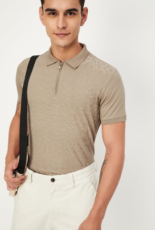 Men Slim Fit Textured Polo T-shirt