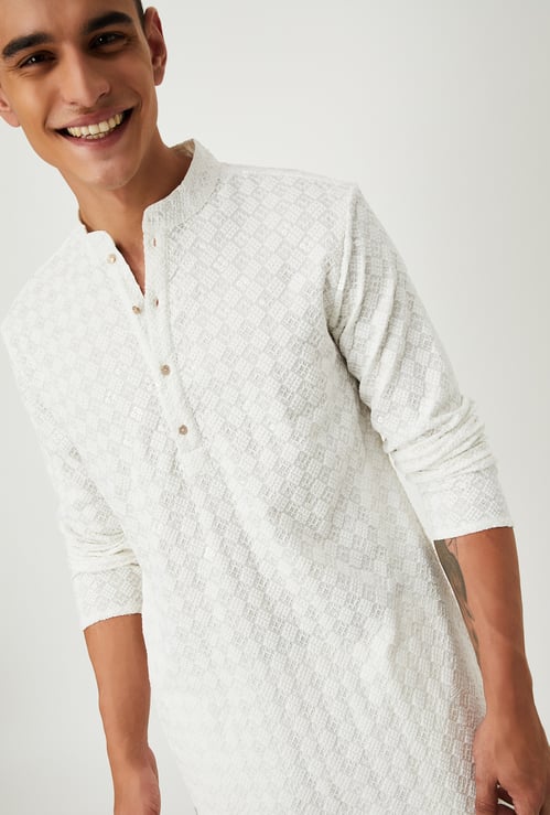 Men Embroidered Straight Kurta