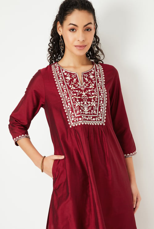 Women Embroidered Yoke Straight Kurta