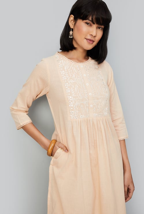 Women Embroidered Yoke Straight Kurta