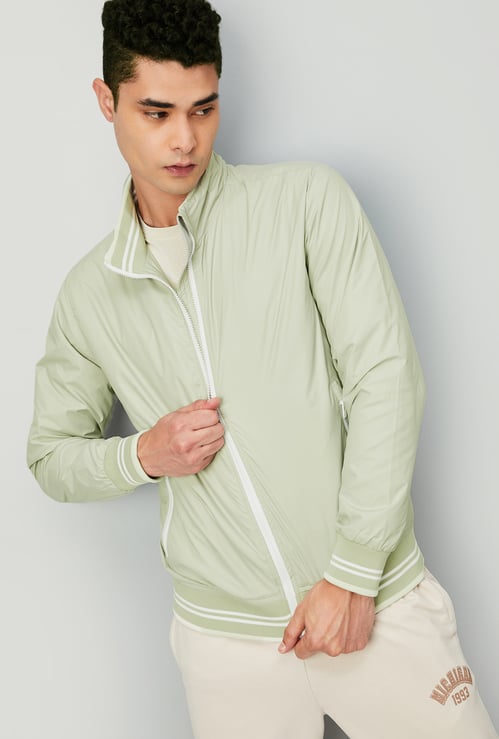 Men Striped Trim Lightweight Active Jacket