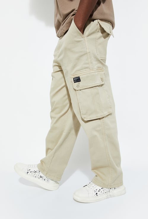 URB_N Men Relaxed Fit Cargo Trousers