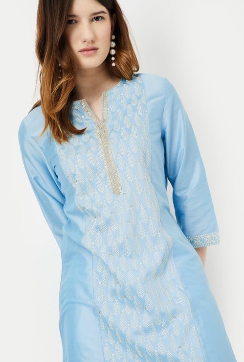 Women Embroidered Straight Kurta