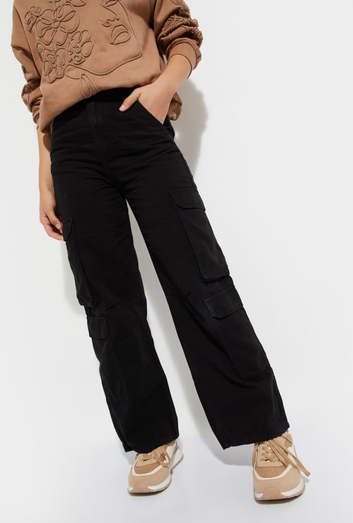 URB_N Women Relaxed Fit Solid Cargo Trousers