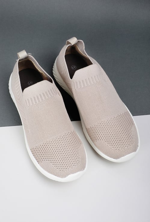 Women Mesh Textured Slip-On Sports Shoes