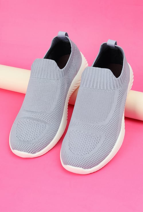 Women Mesh Textured Slip-On Sports Shoes