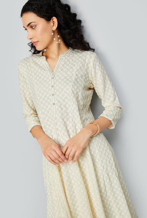 Women Embroidered Kalidar Kurta