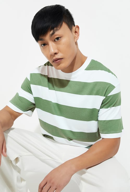 URB_N Men Striped T-shirt