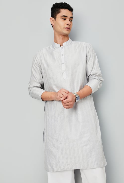 Men Embroidered Straight Kurta