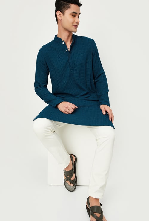 Men Embroidered Straight Kurta