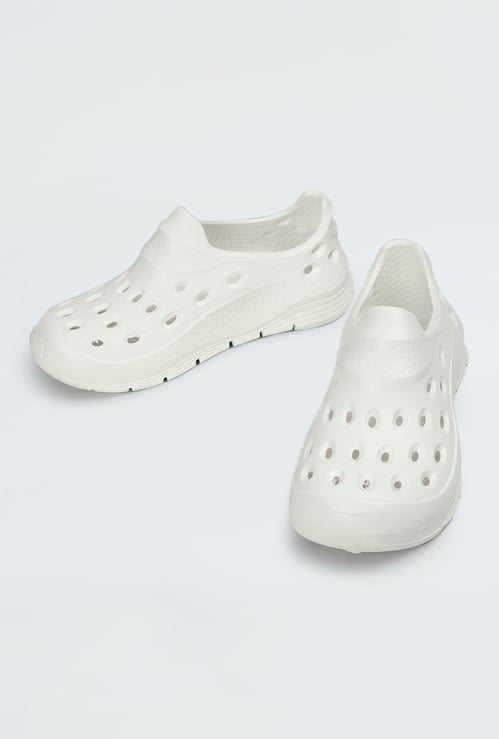 Men Perforated Wash & Wear Clogs