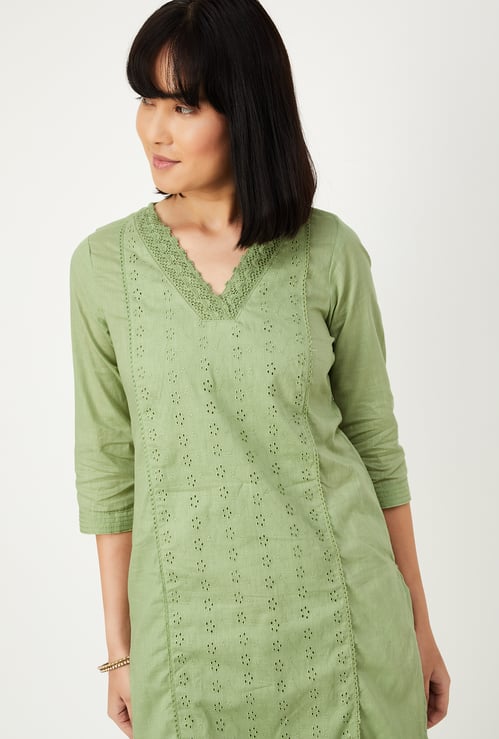 Women Schiffli Straight Kurta