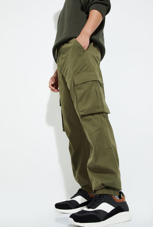 URB_N Men Relaxed Fit Solid Cargo Joggers