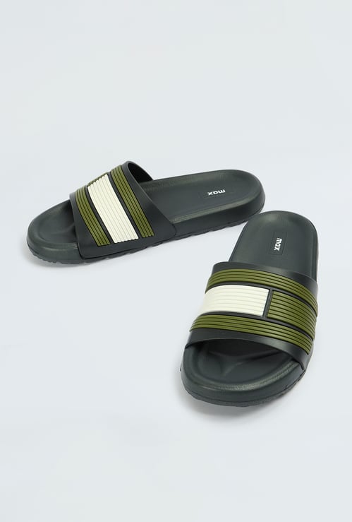 Men Colourblocked Sliders