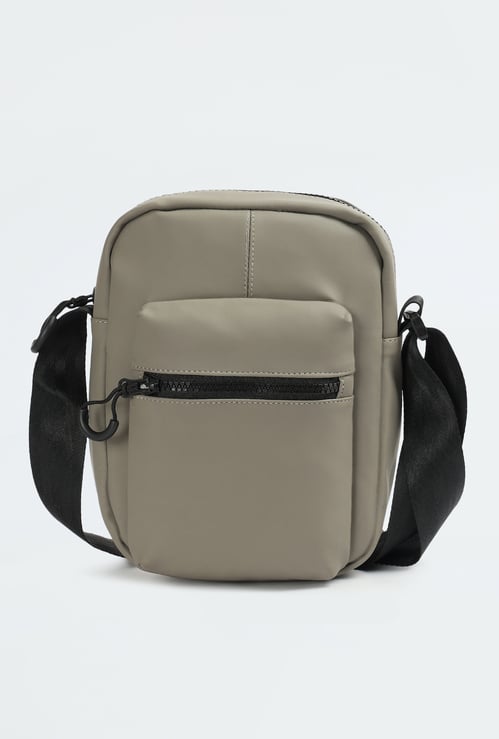 Men Solid Crossbody Bag