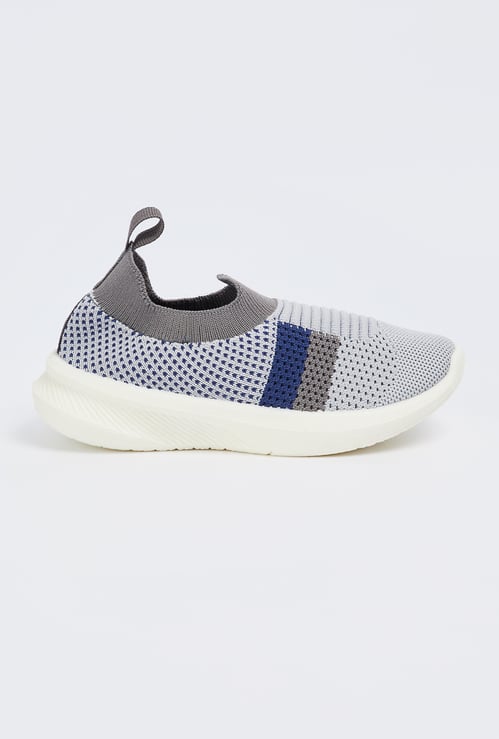 Boys Colourblocked Slip-On Sports Shoes