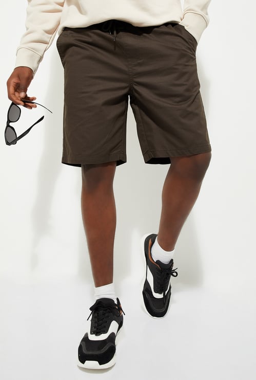 URB_N Men Solid Slim Fit Shorts