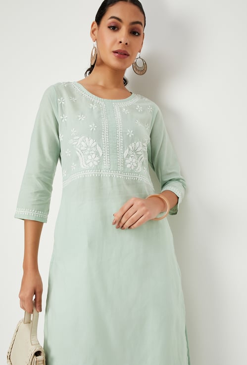 Women Chikankari Embroidered Straight Kurta