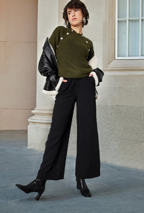 Women Button Detailed Raglan Sleeve Sweater