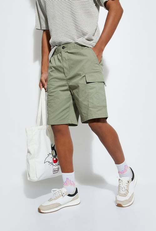 Men Solid Cargo Shorts