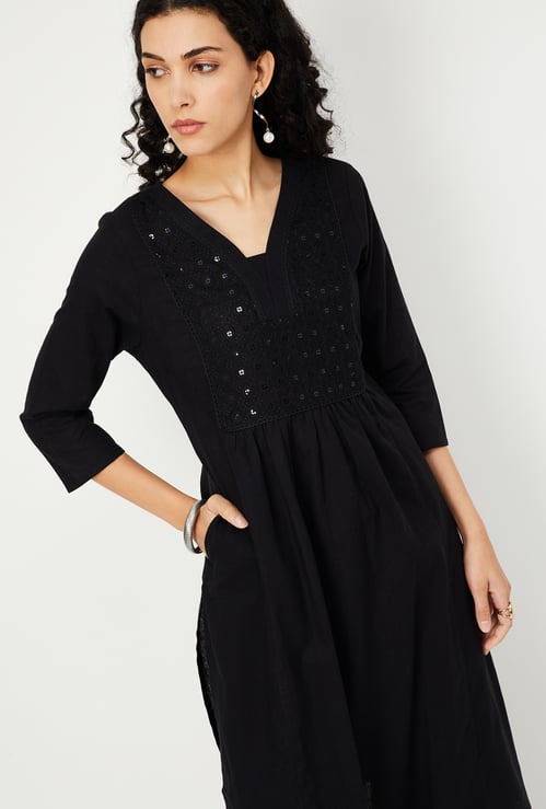 Women Embroidered Yoke Straight Kurta