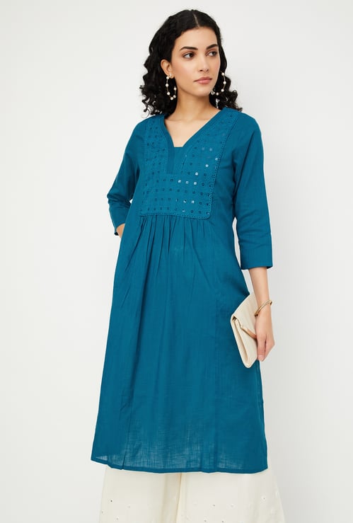 Women Embroidered Yoke Straight Kurta