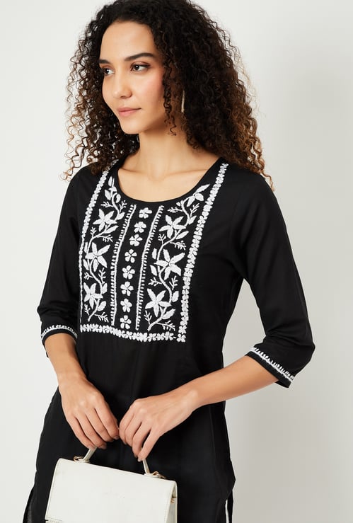 Women Embroidered Yoke Straight Kurta