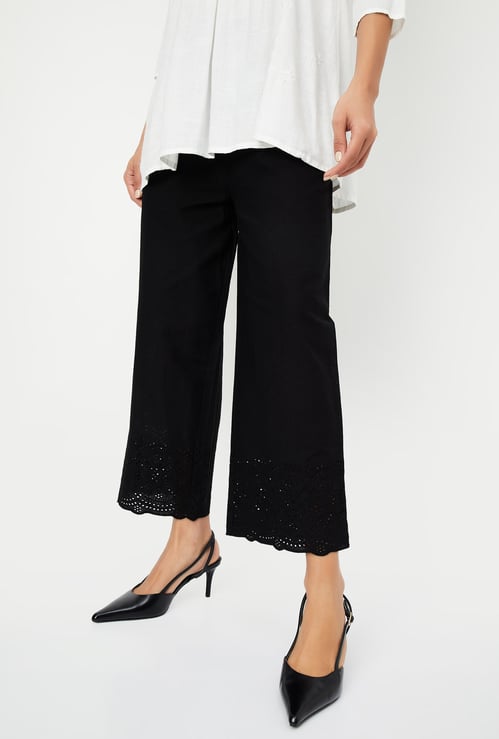 Women Solid Straight Pants