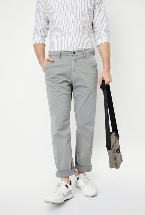 Men Solid Slim Fit Chinos