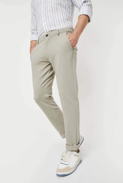 Men Solid Slim Fit Chinos