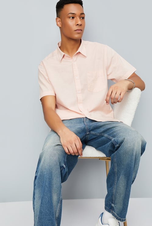 Men Solid Slim Fit Shirt
