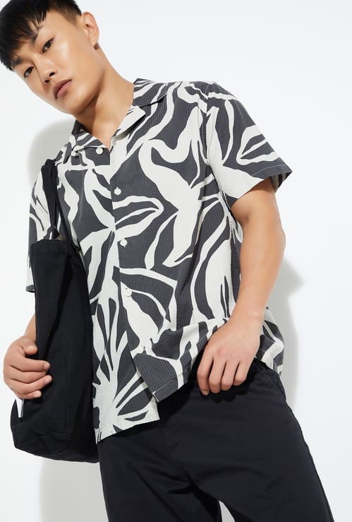 URB_N Men Printed Slim Fit Shirt