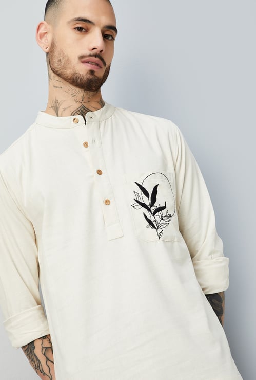Men Pocket Embroidery Kurta
