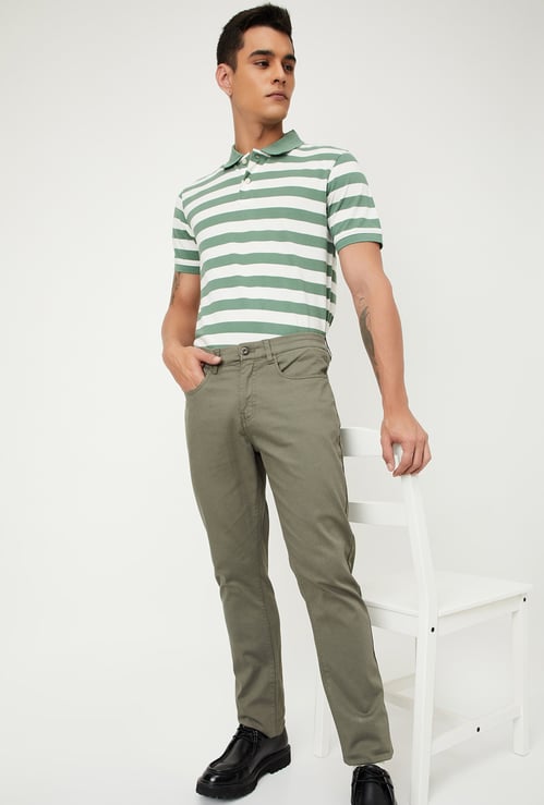 Men Solid Slim Fit Chinos