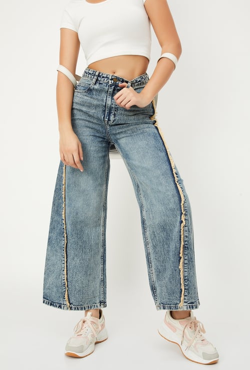 Women Frayed Trim Wide Leg Jeans