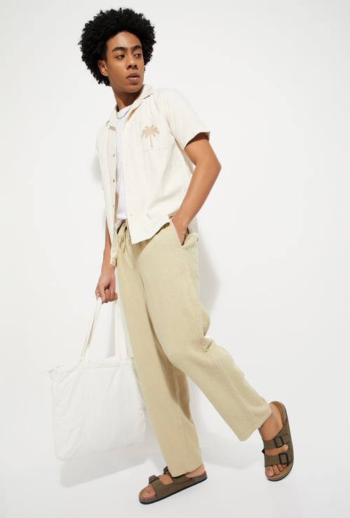 URB_N Men Solid Comfort Fit Trousers