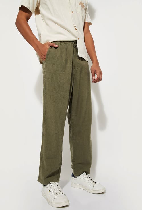 URB_N Men Solid Comfort Fit Trousers