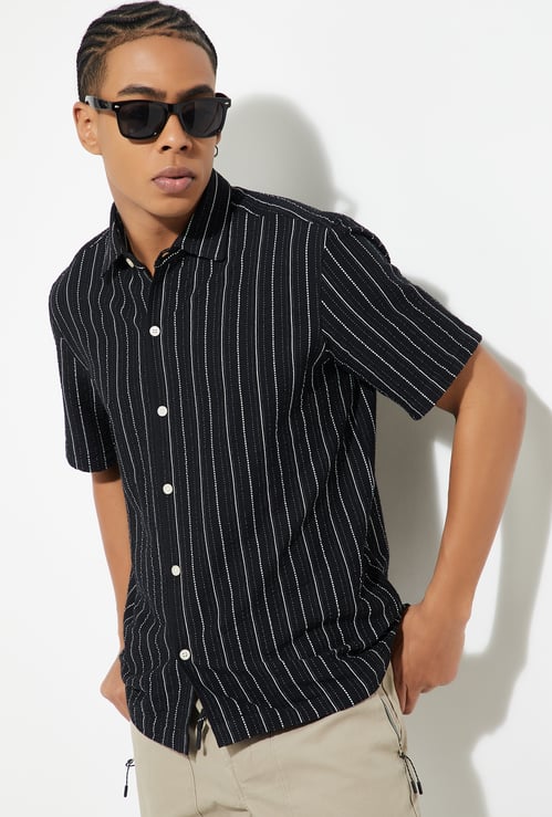 URB_N Men Striped Relaxed Fit Resort Shirt