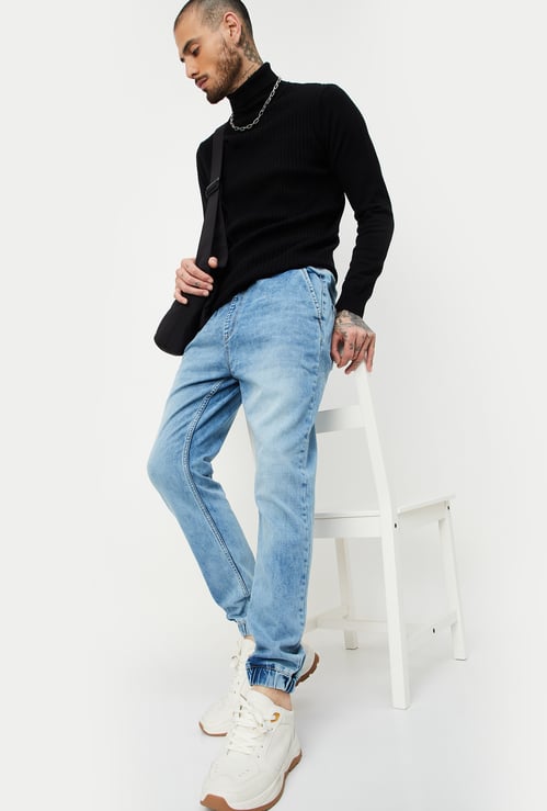 Men Washed Carrot Fit Jogger Jeans