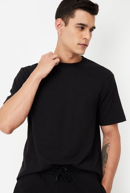 Men Textured T-shirt