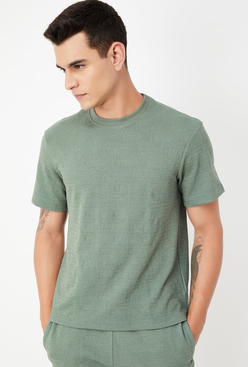 Men Textured T-shirt