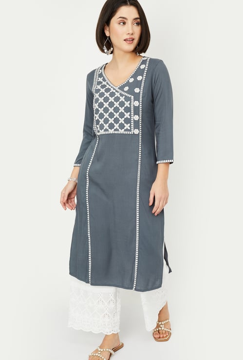 Women Embroidered Straight Kurta