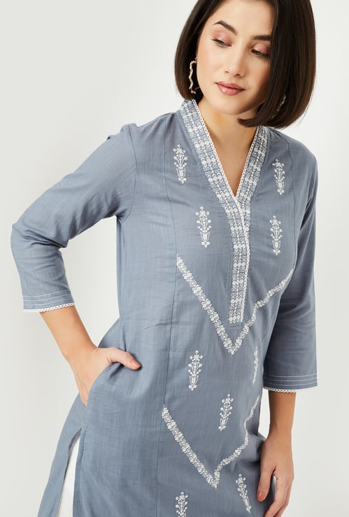Women Embroidered Straight Kurta