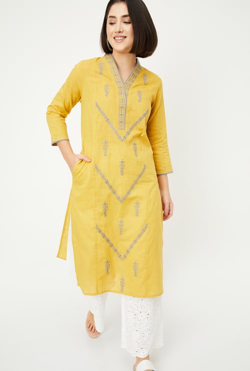 Women Embroidered Straight Kurta