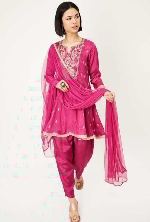 Kalki x Max Women Embroidered Kurta Set