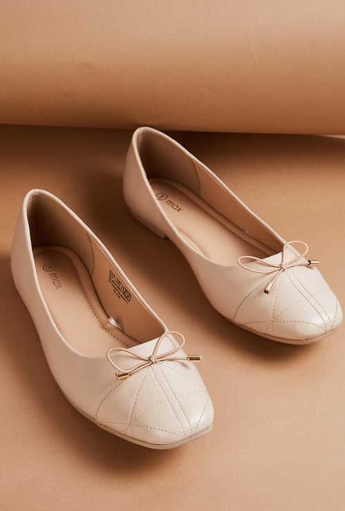 Women Textured Ballerinas with Bow