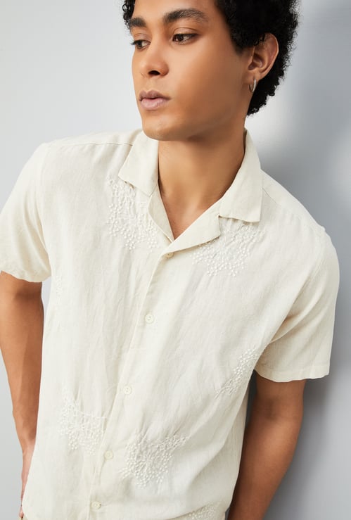 Men Slim Fit Embroidered Short Kurta