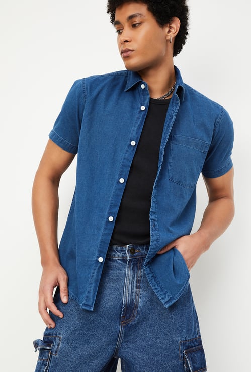 Men Solid Regular Fit Denim Shirt